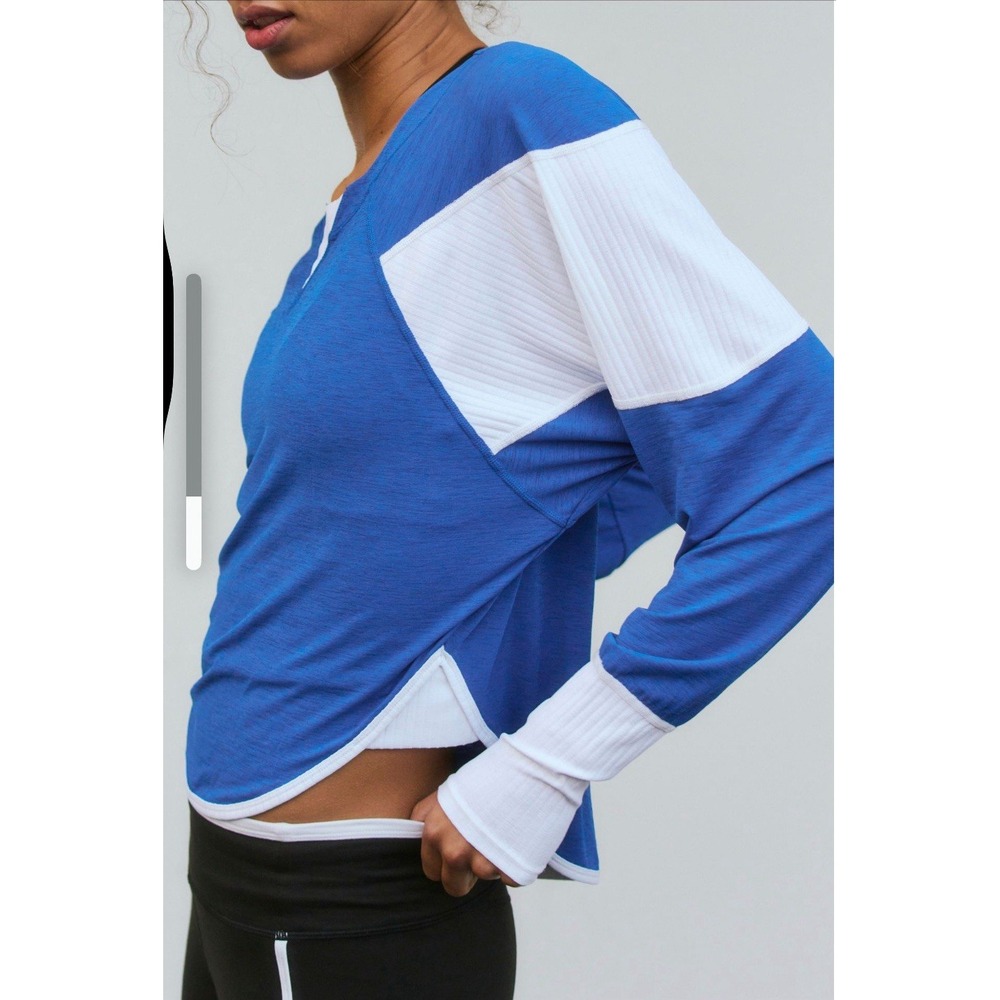 Free‎ People Movement Spotlight Small Long Sleeve White Blue Top NWT $60 - Picture 2 of 5